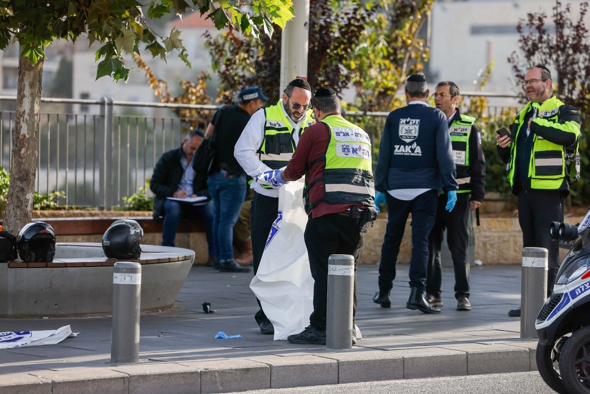 Unknown gunmen open fire in Jerusalem: two dead, 8 wounded, 5 in critical condition