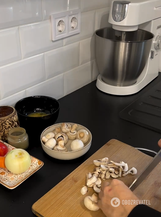 Basic lasagna without dough for lunch: you need pita bread