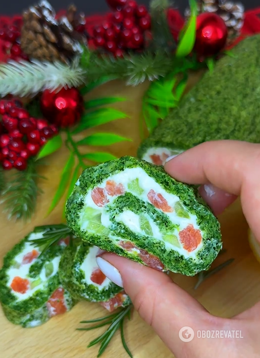 Festive red fish roll for Christmas: tastier than sandwiches