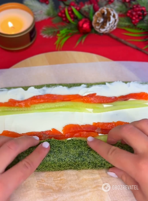Festive red fish roll for Christmas: tastier than sandwiches