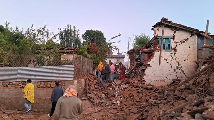 Powerful earthquake hits Nepal, killing 128 people: death toll may rise