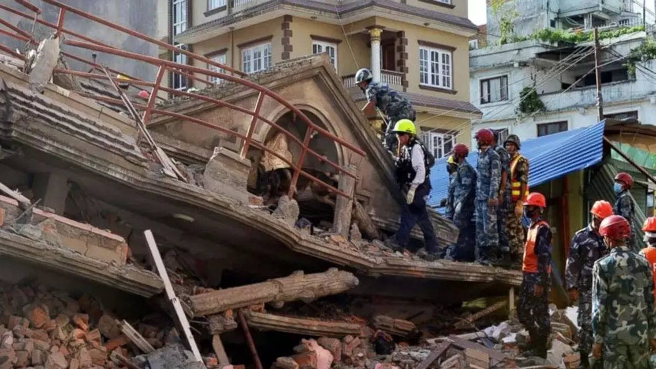 Powerful earthquake hits Nepal, killing 128 people: death toll may rise