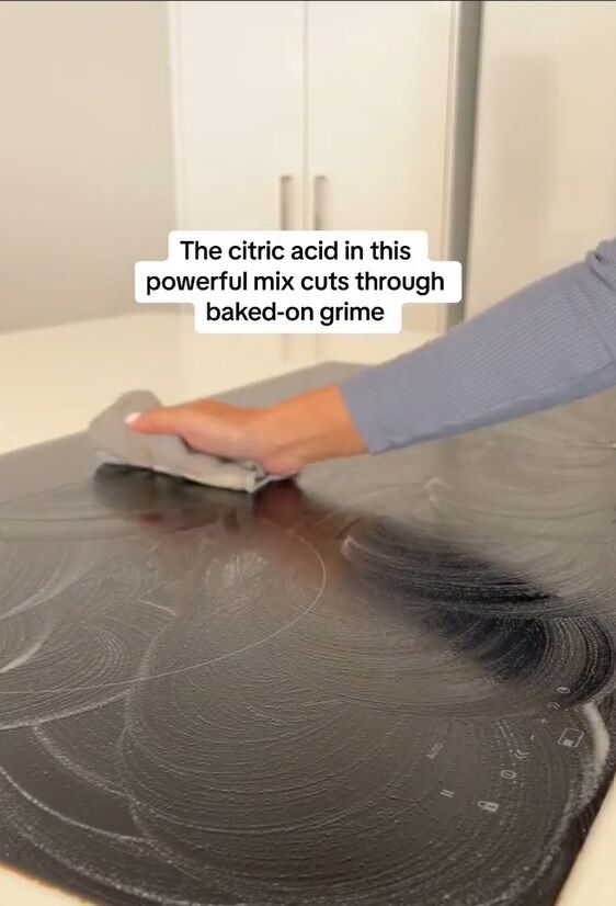 How to clean an induction hob: an easy way