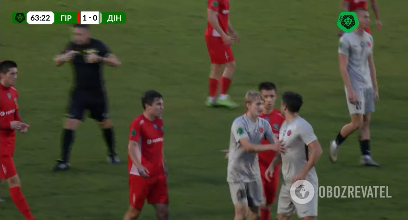 Ukrainian football player went crazy during the First League match, attacking the referee