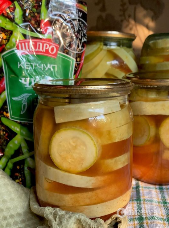 How to preserve zucchini with ketchup for the winter: the easiest recipe