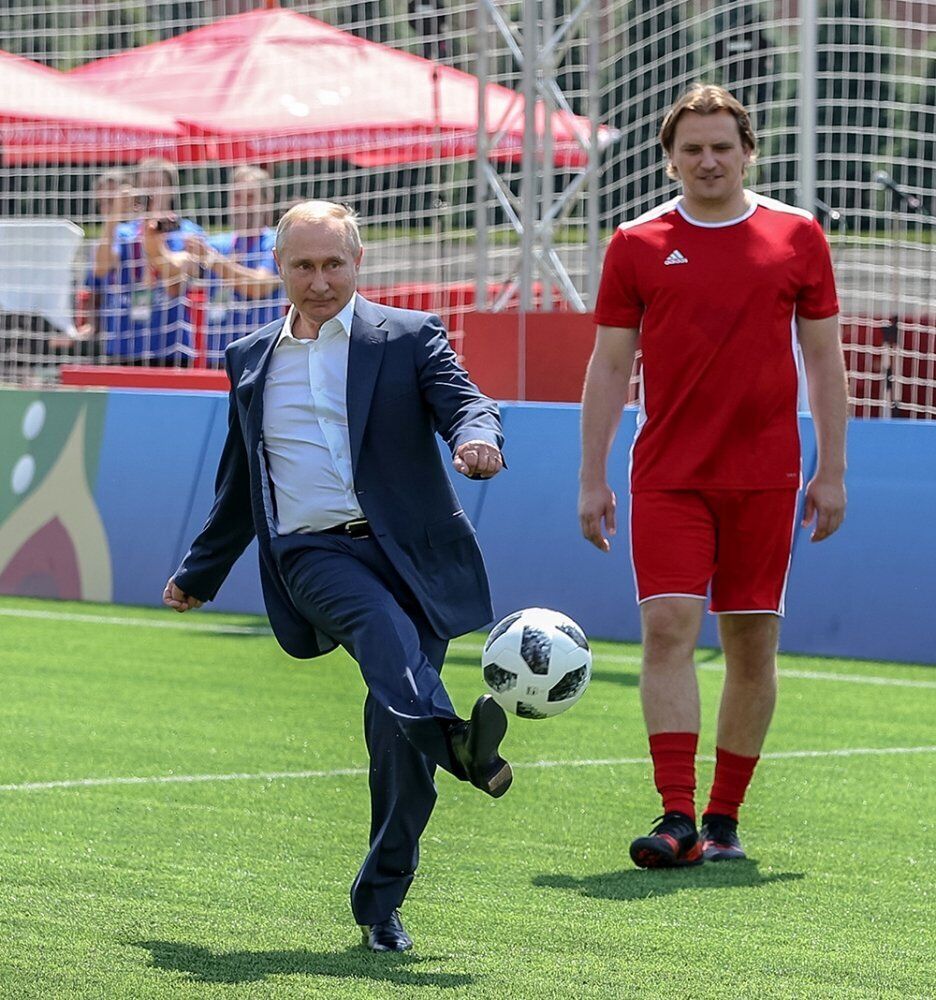 ''Występuje tylko w Rosji'': Legenda rosyjskiej piłki nożnej, która prowadziła kampanię na rzecz ''wyzerowania Putina'', wyśmiewana w sieci