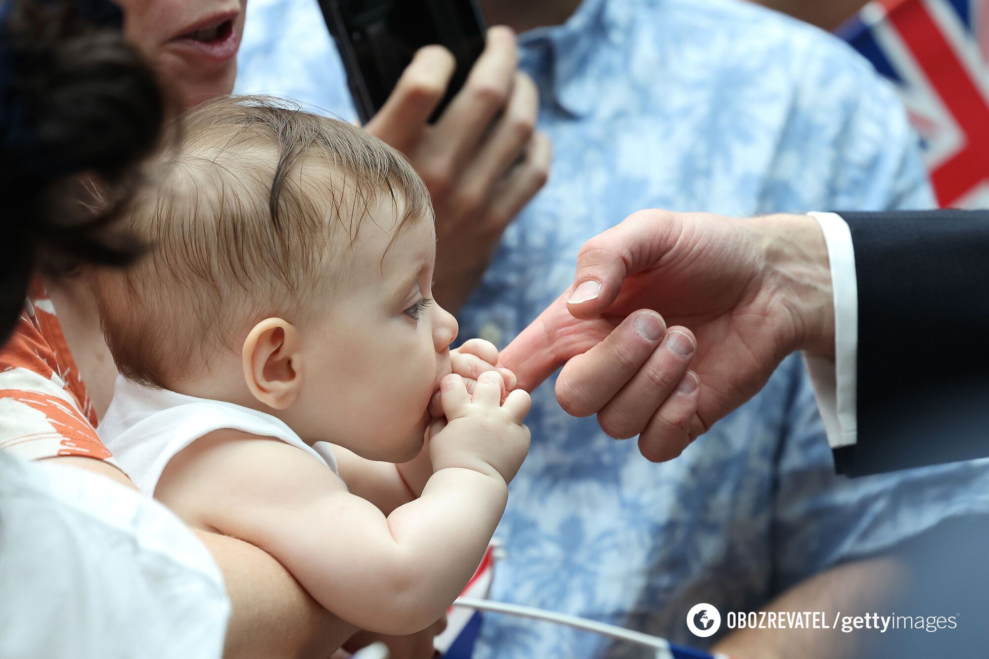 An eight-month-old baby bit Prince William's finger: a funny moment went viral