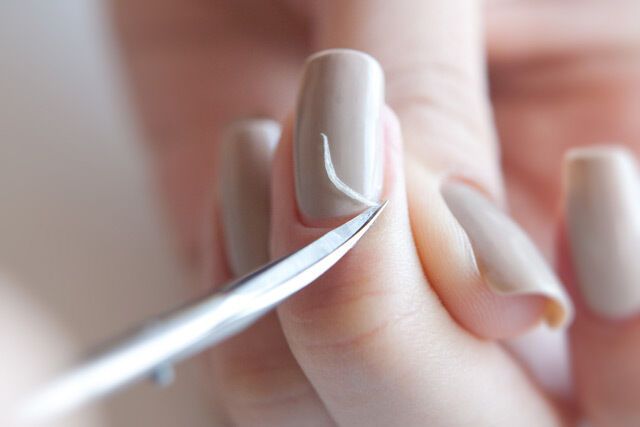 Never do it like this! Five Manicure Mistakes That Get You In Trouble