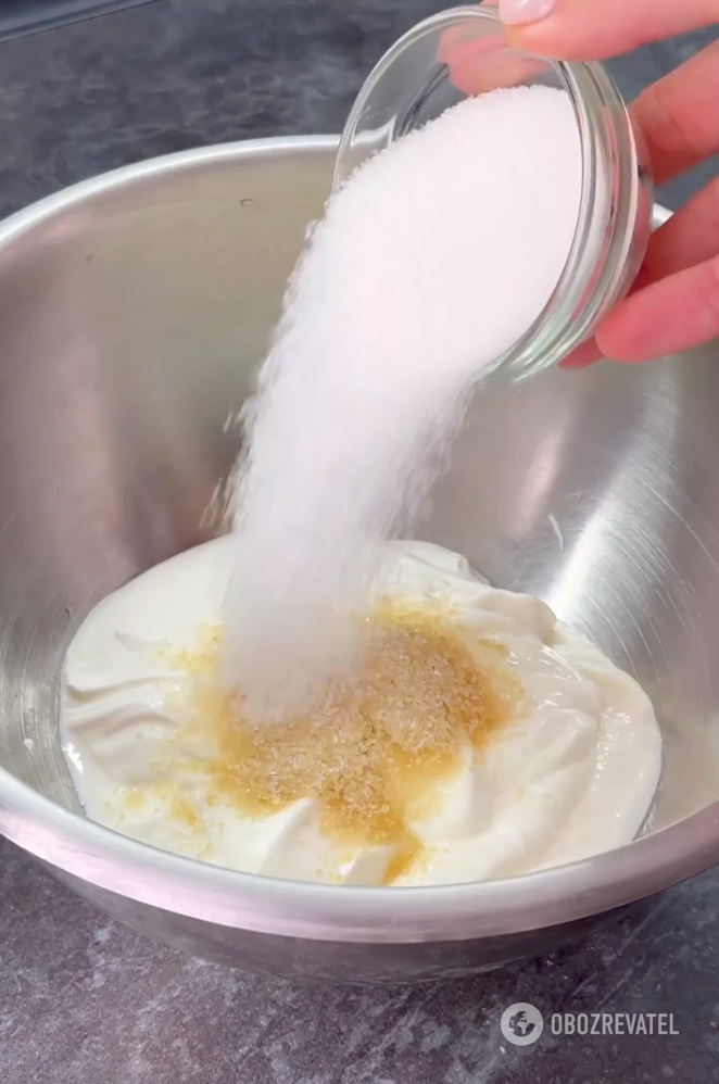 Sour cream with gelatin