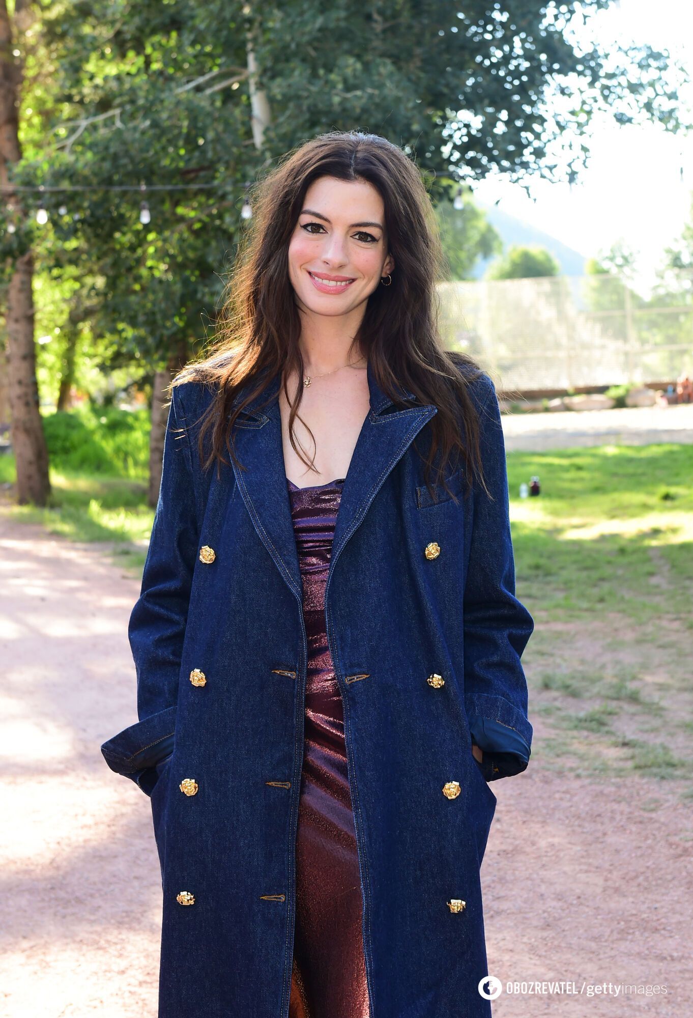 Actress Anne Hathaway went out in a bold look, dressed in a new trend for the spring / summer 2024 season