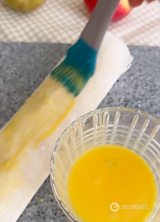 Leniwy strudel z ciasta filo: z czym gotować