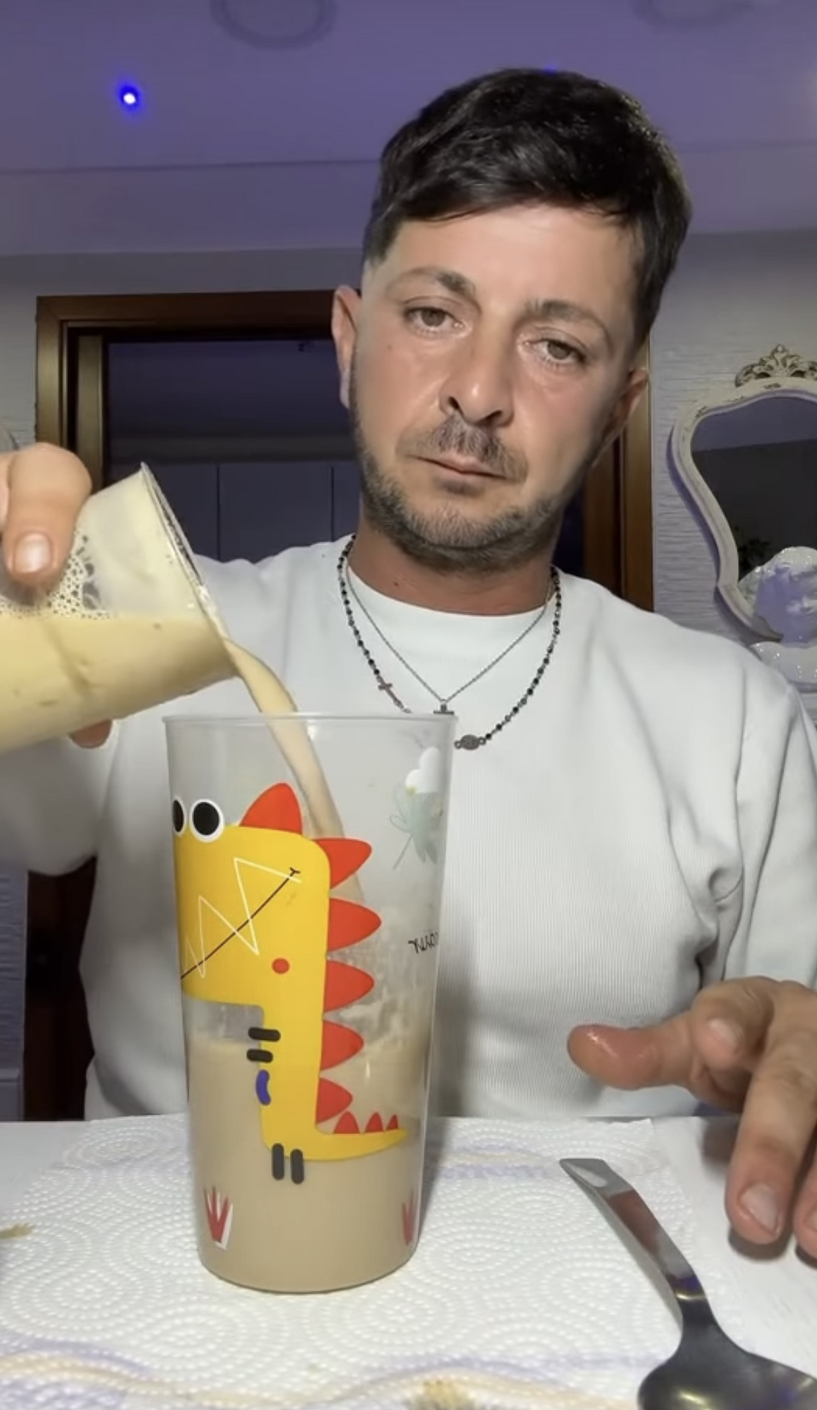 A ''lookalike'' of Volodymyr Zelensky has been found online: he is a fish seller in Naples and a TikTok star. Photos and videos