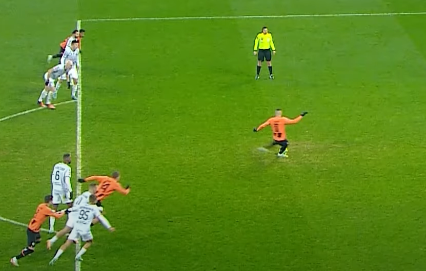 Monzul provoked a scandal: Shakhtar's UPL match turned into a refereeing circus. Video