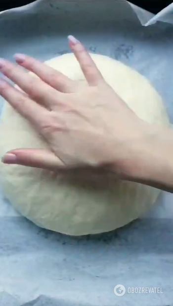 Puffy homemade bread with crust: cooked with honey