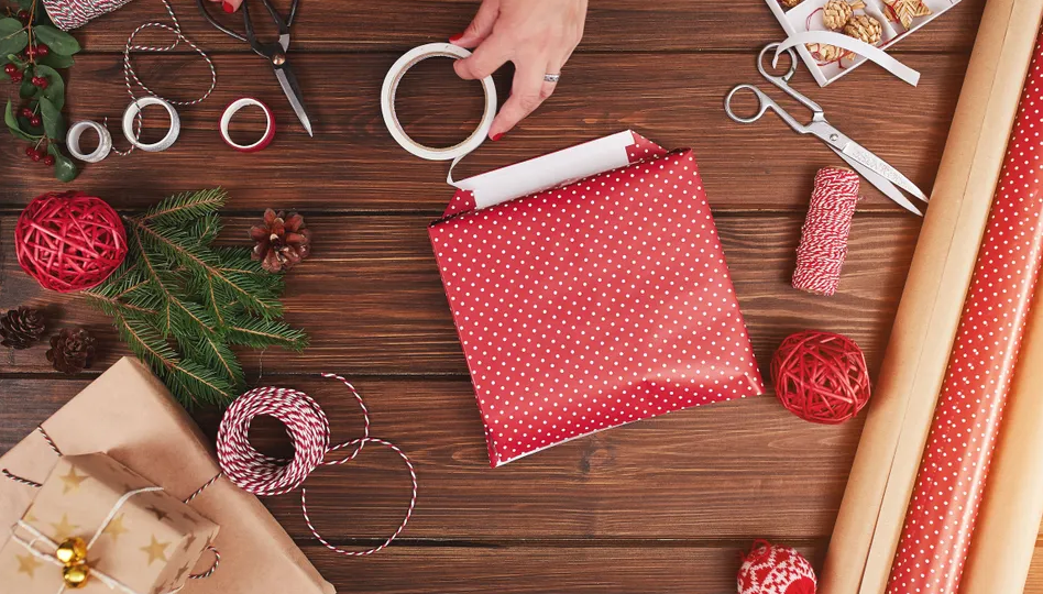 How to wrap presents for Christmas and New Year: 7 easy steps