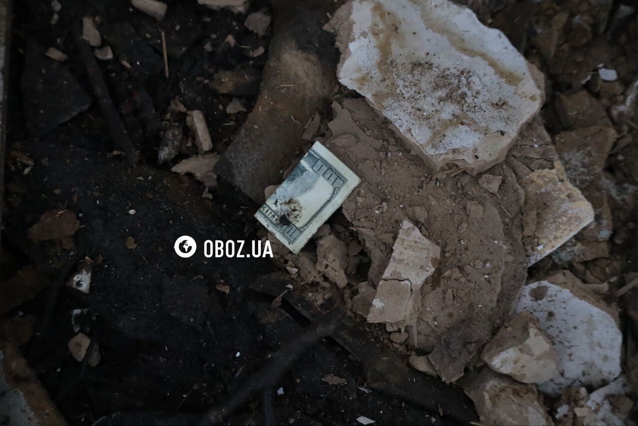 Głęboki na cztery metry krater i zniszczony dom: nowe zdjęcia i filmy przedstawiające skutki ataku rakietowego z 11 grudnia na Kijów