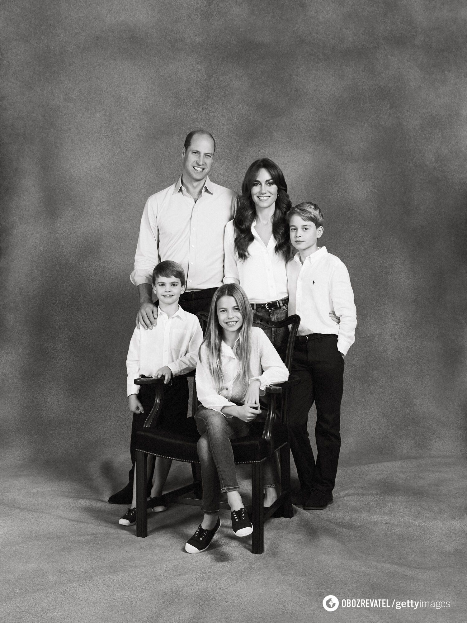 ''Where is Louis's middle finger?'' An embarrassment was noticed on Kate Middleton and Prince William's Christmas card