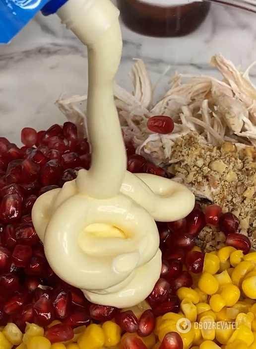 Holiday salad with chicken and pomegranate: how to prepare