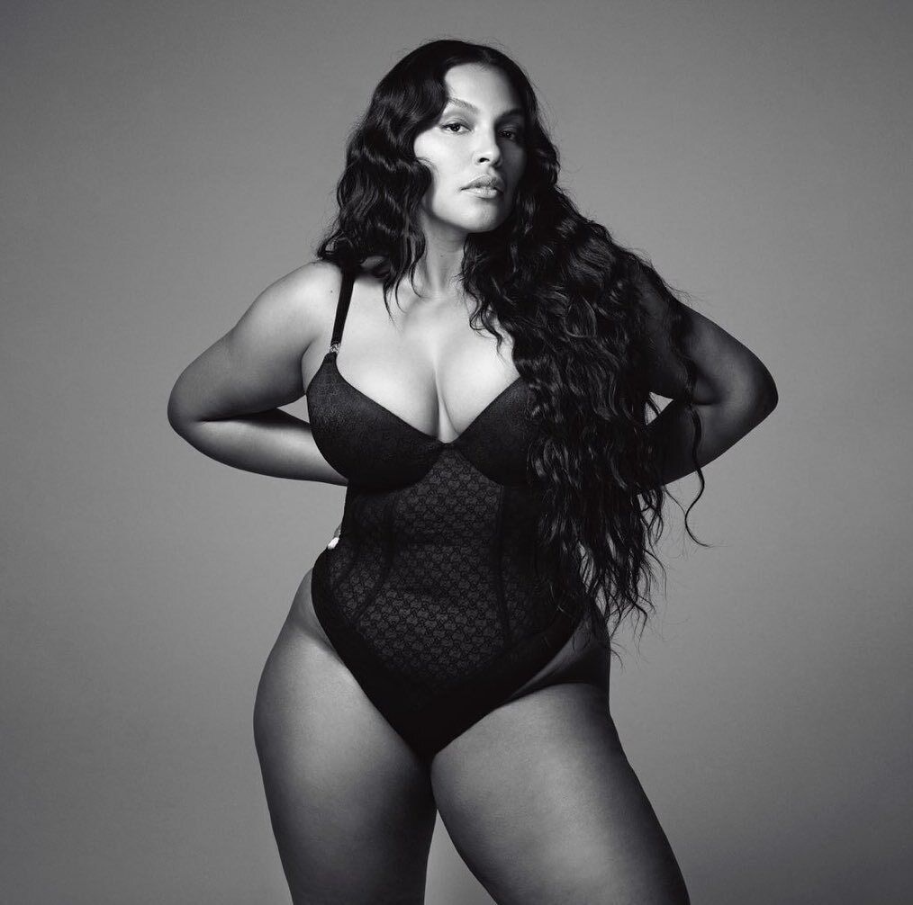 31-letnia Paloma Elsesser została Modelką Roku 2023 i udowodniła, że krągłości to nie wyrok. Zdjęcie.