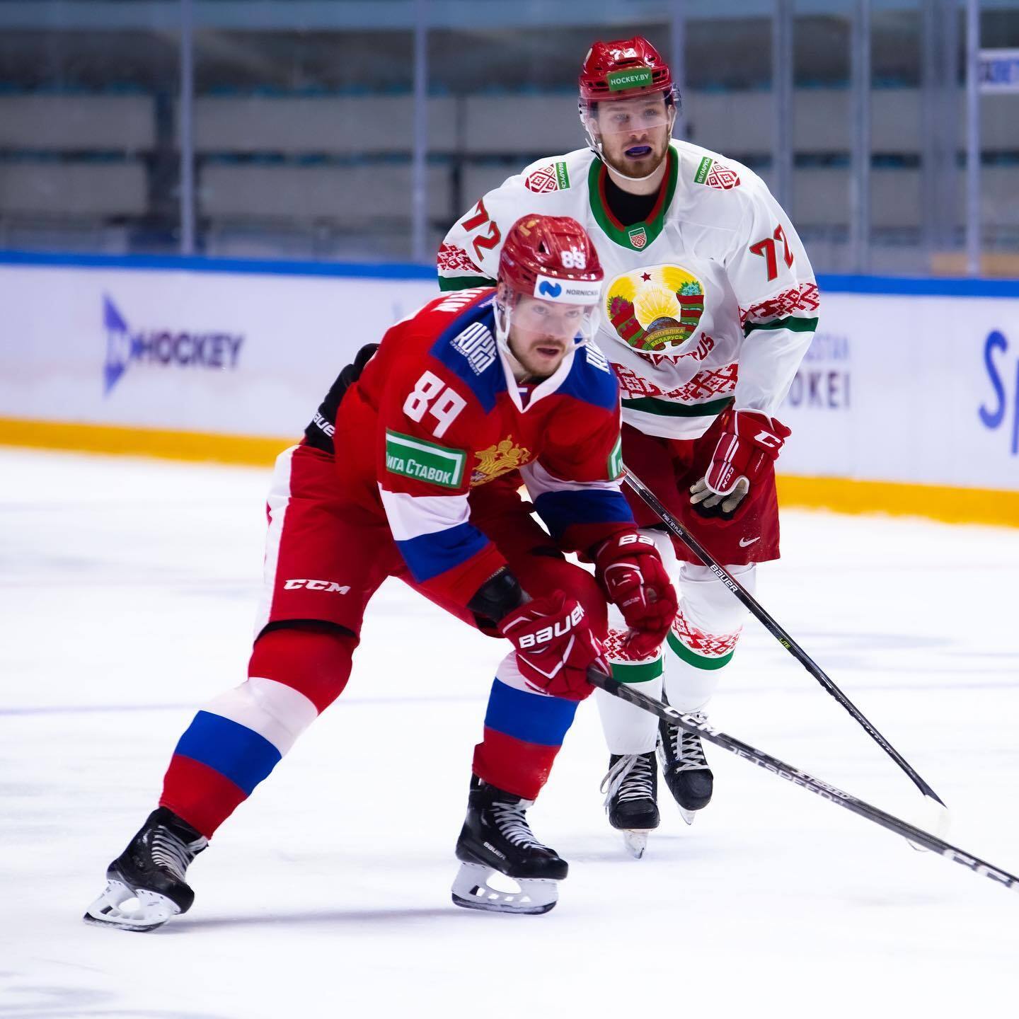 Rosja przegrywa z Białorusią w hokeju na lodzie