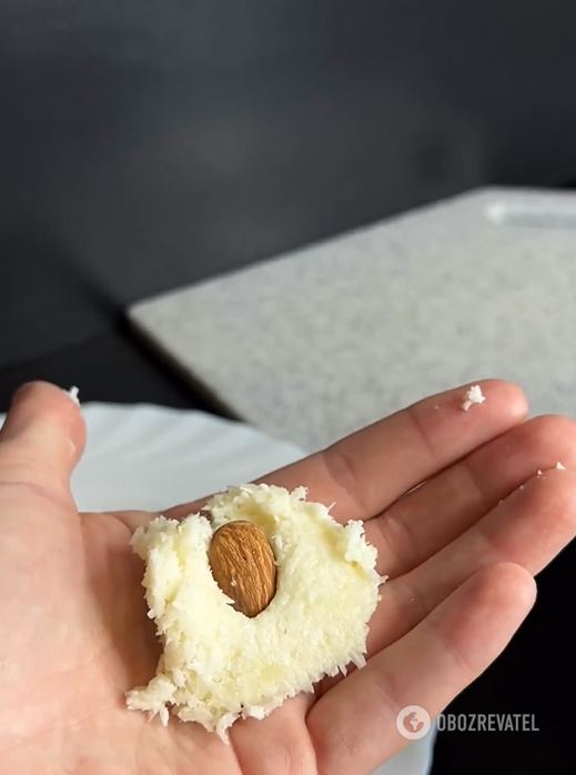 Budget Raffaello sweets without chocolate: what to make from