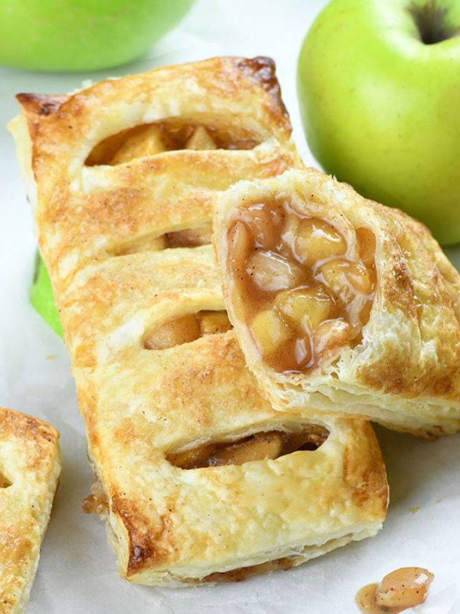 Apple pie from ready-made puff pastry