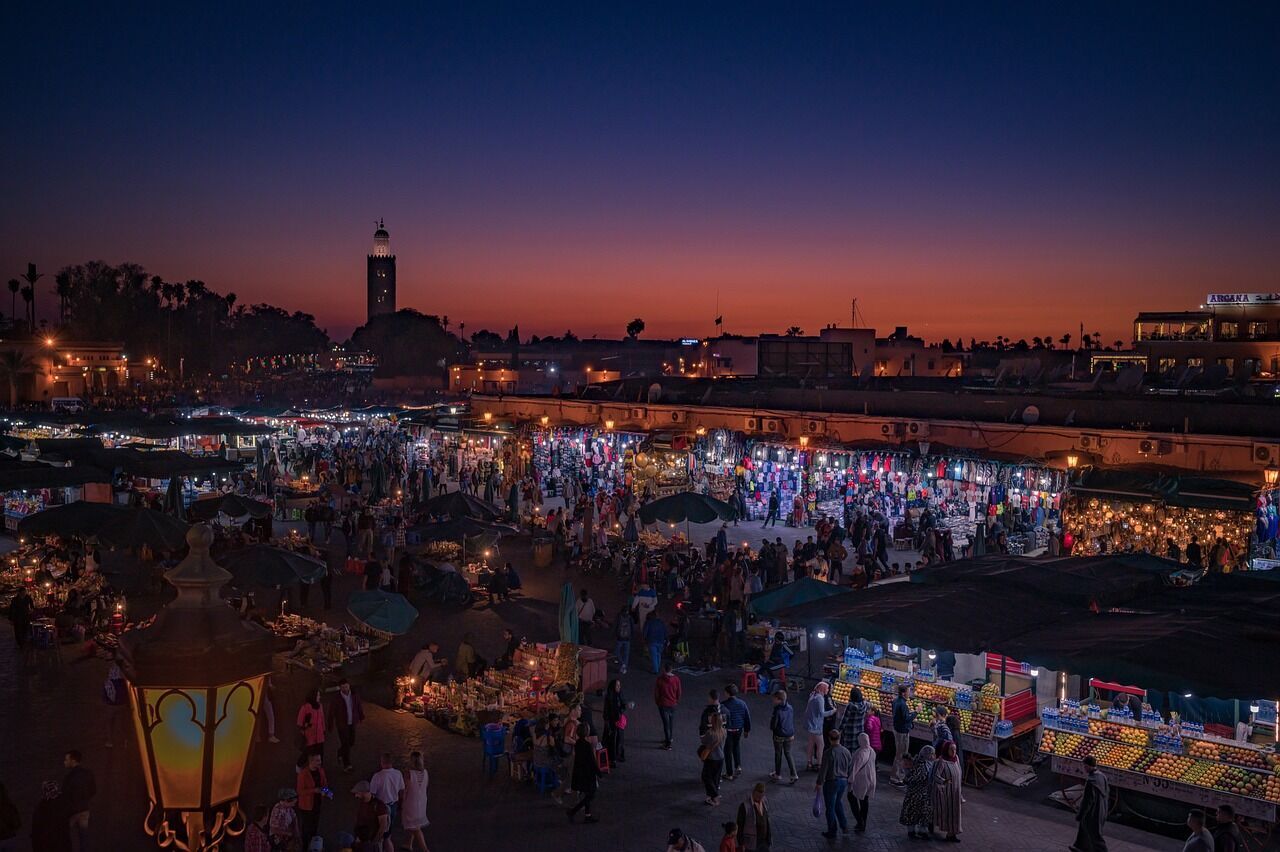 King on banknotes and dentists in the markets: interesting facts about Morocco