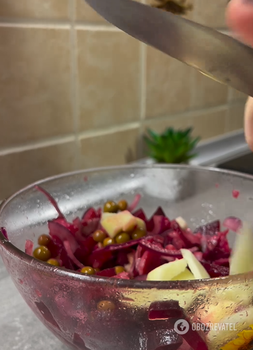 Tastier than Vinegret: a simple recipe for a salad with beets and herring without mayonnaise