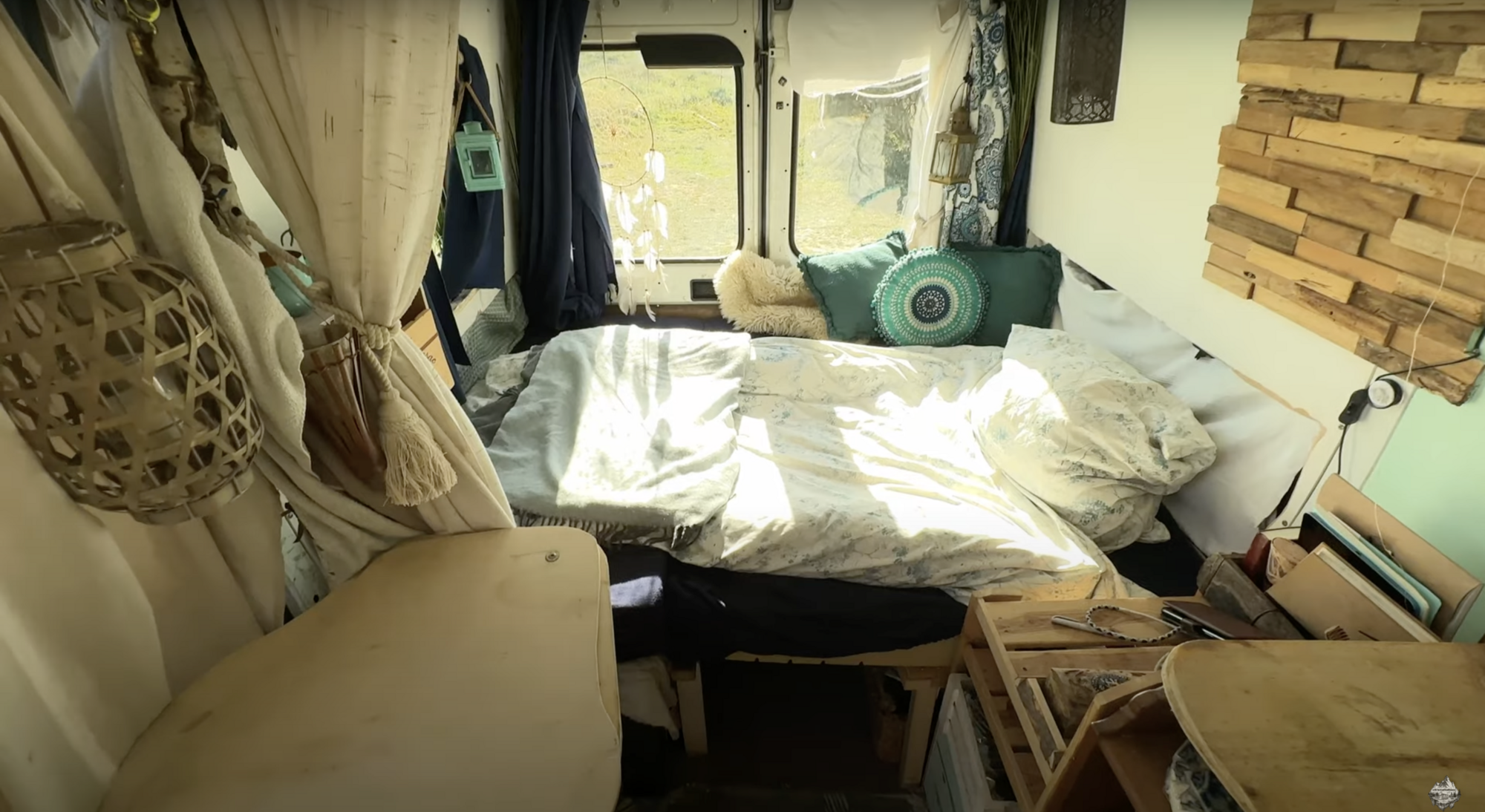 A woman turned her old minivan into a $4,500 dream home: what it looks like from the inside out