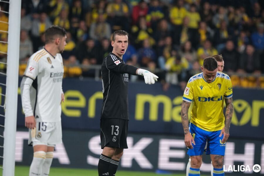 Does not see the point: the coach of Real Madrid made a sensational decision on the goalkeeper of the Ukrainian national team