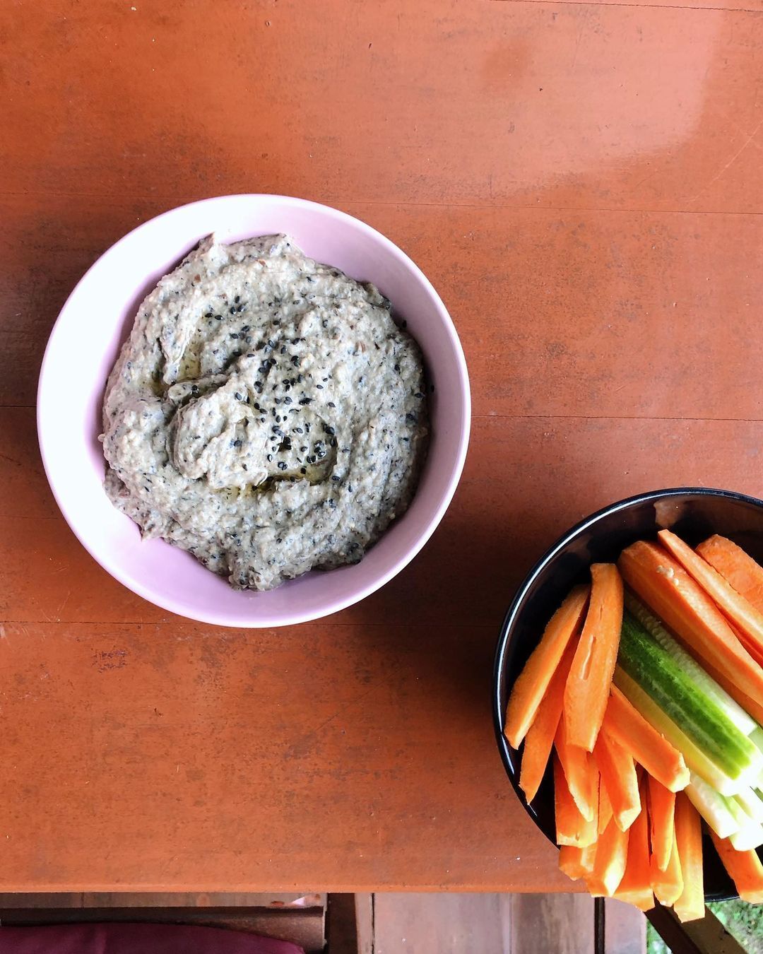 Hummus with vegetables