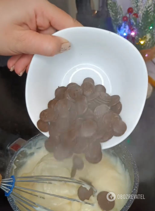 Elementary chocolate dessert in a bowl: easier than any cake