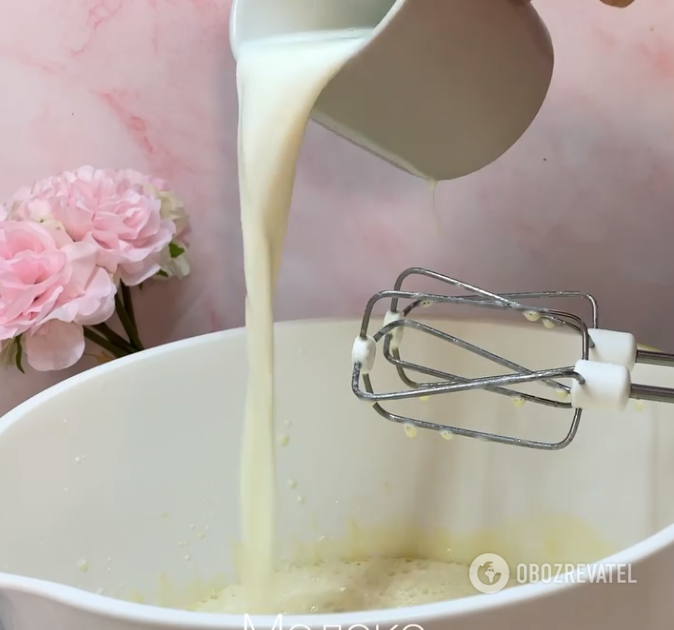 How to make a cake in a skillet: an idea for an elementary dessert