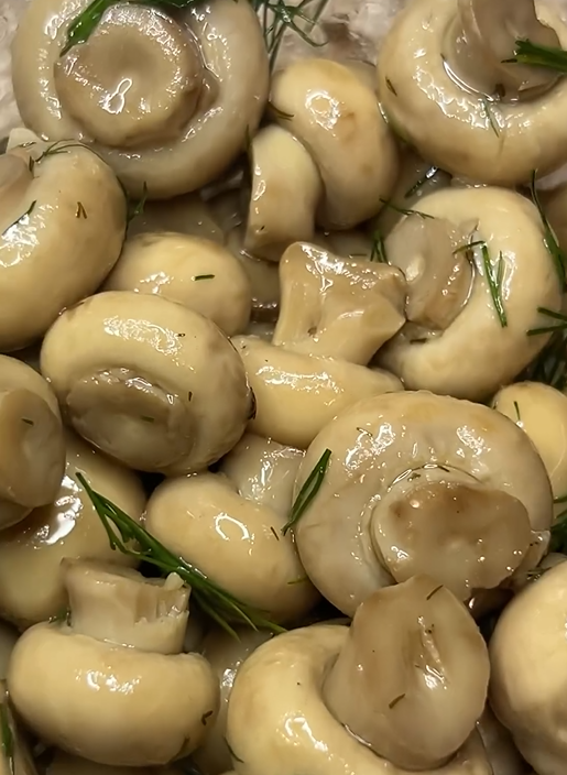 Quick pickled champignons: can be eaten immediately after cooling