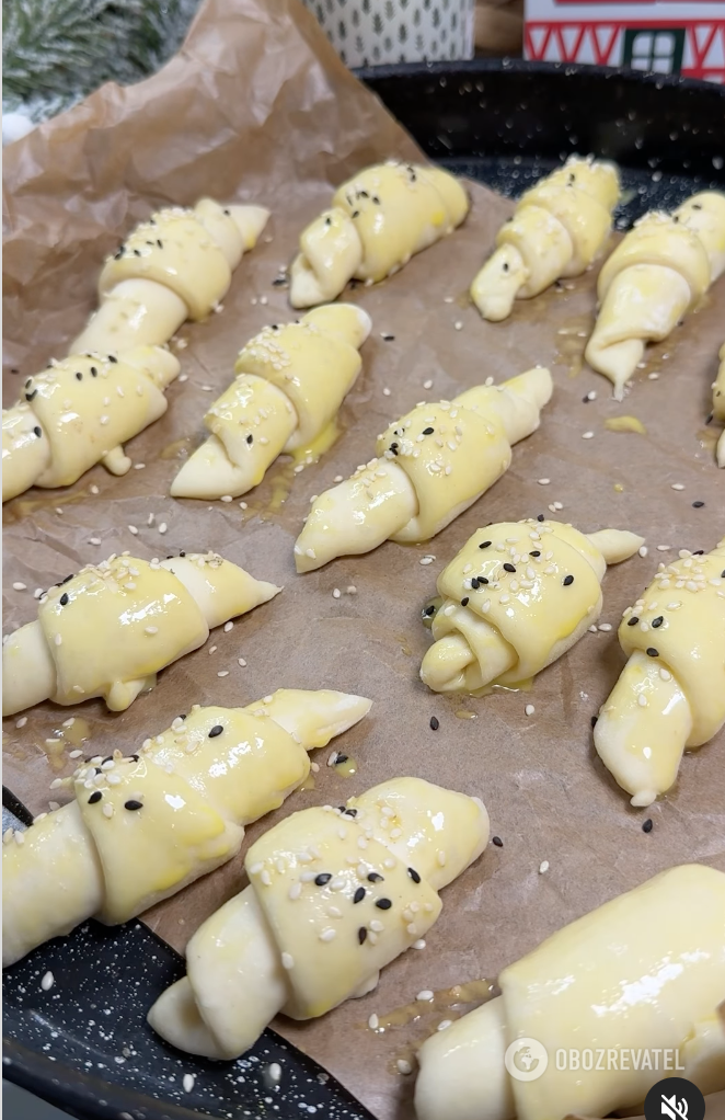Puff pastry croissants