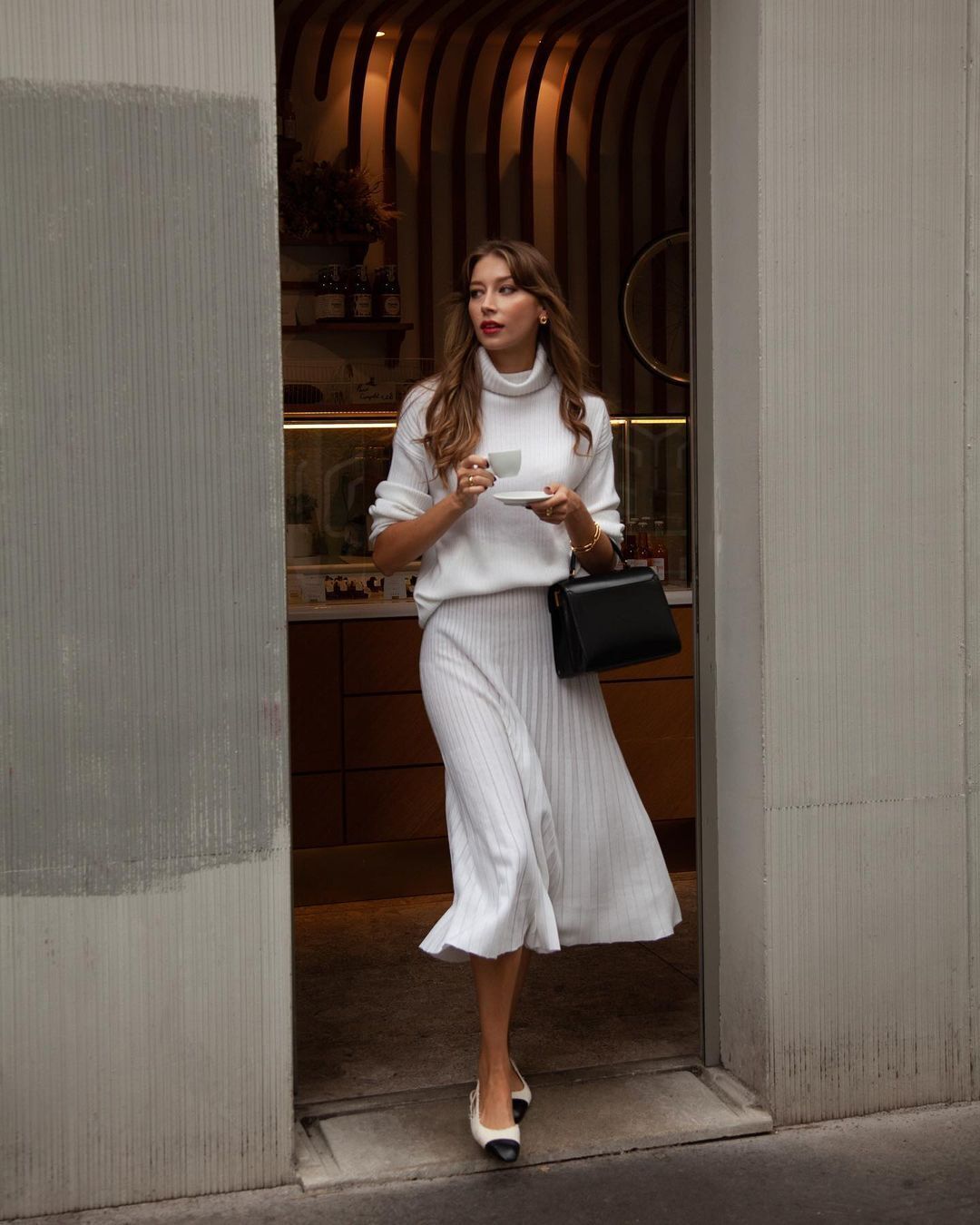 Every detail counts: how not to spoil your white outfit