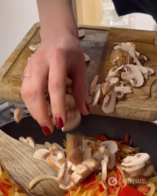 How to cook chicken fillet in the oven to prevent dryness: the perfect dish for dinner