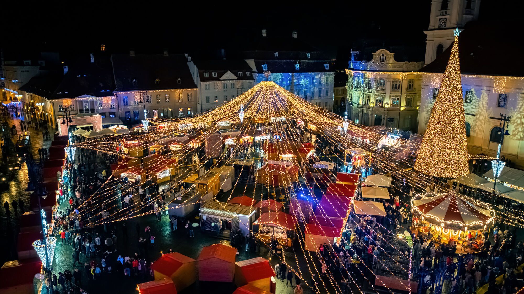 W poszukiwaniu świątecznego nastroju: najlepsze jarmarki bożonarodzeniowe w Europie