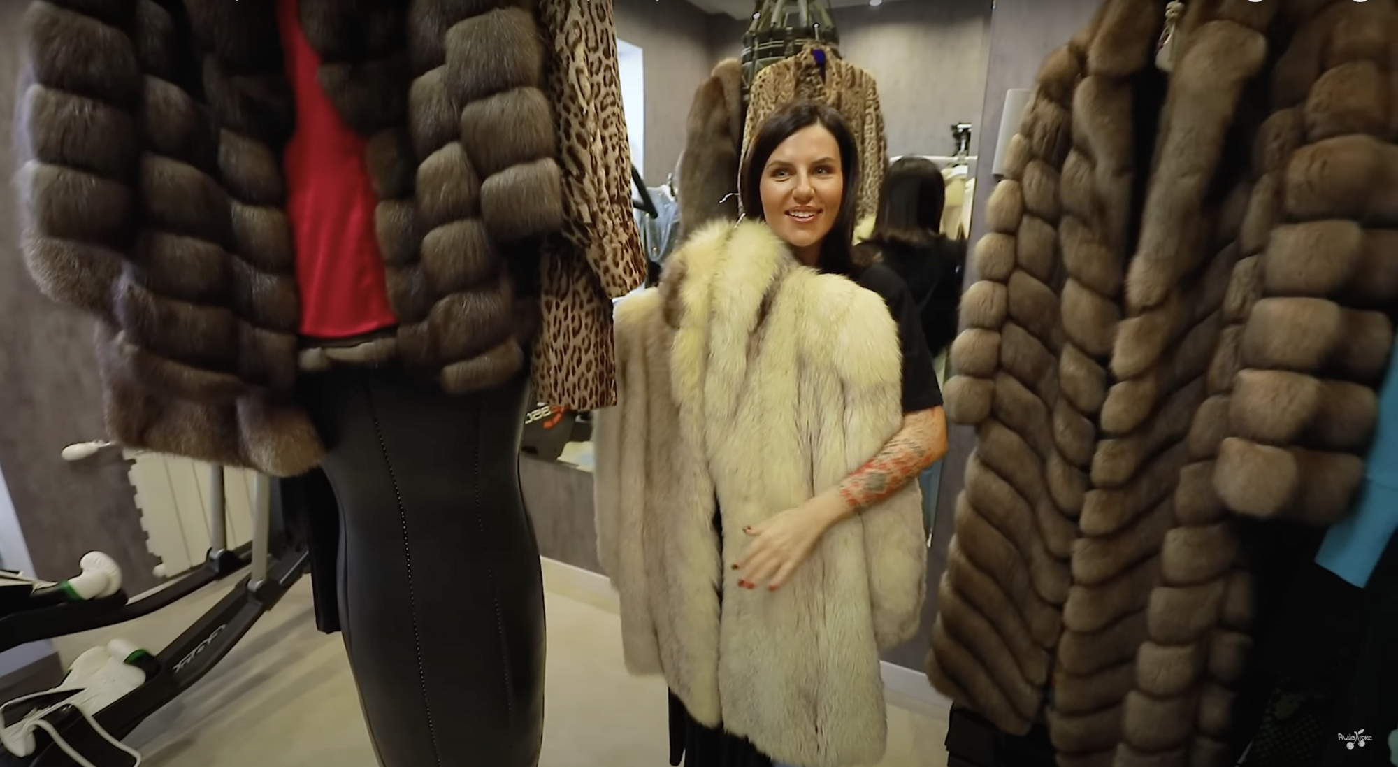 Blogger Alkhim, who humiliated Ukrainians, showed her collection of fur coats and the most expensive thing in her closet - a jacket for 5 thousand euros