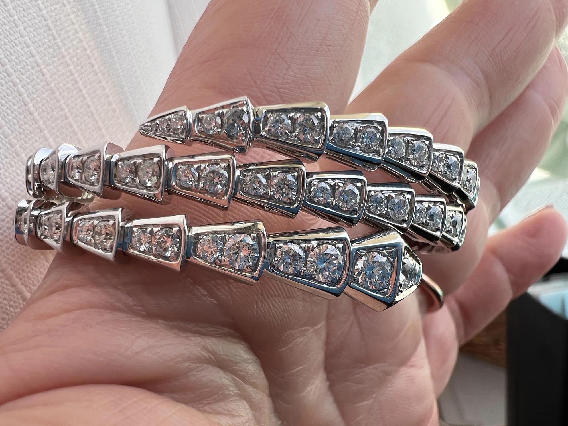 Someone tried to smuggle diamond-encrusted jewelry to Ukraine under the guise of steel beads for $60. Photo