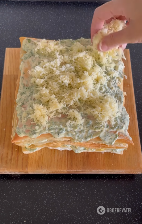 How to prepare Napoleon cake in a new way: you will need tuna and cheese