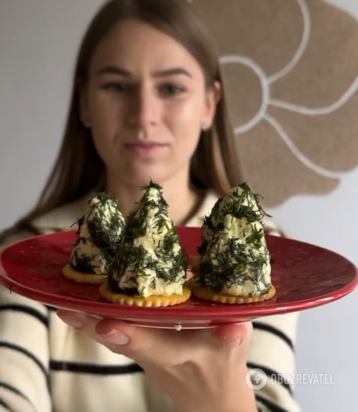 ''Christmas tree'' on crackers: how to prepare this spectacular New Year's appetizer