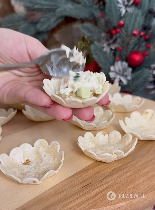 Simple New Year's appetizer made with pita bread: ready in minutes