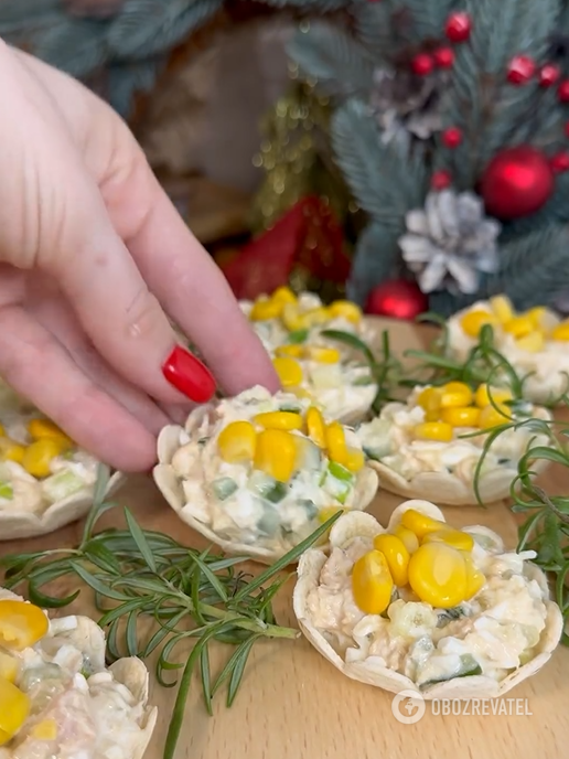 Simple New Year's appetizer made with pita bread: ready in minutes