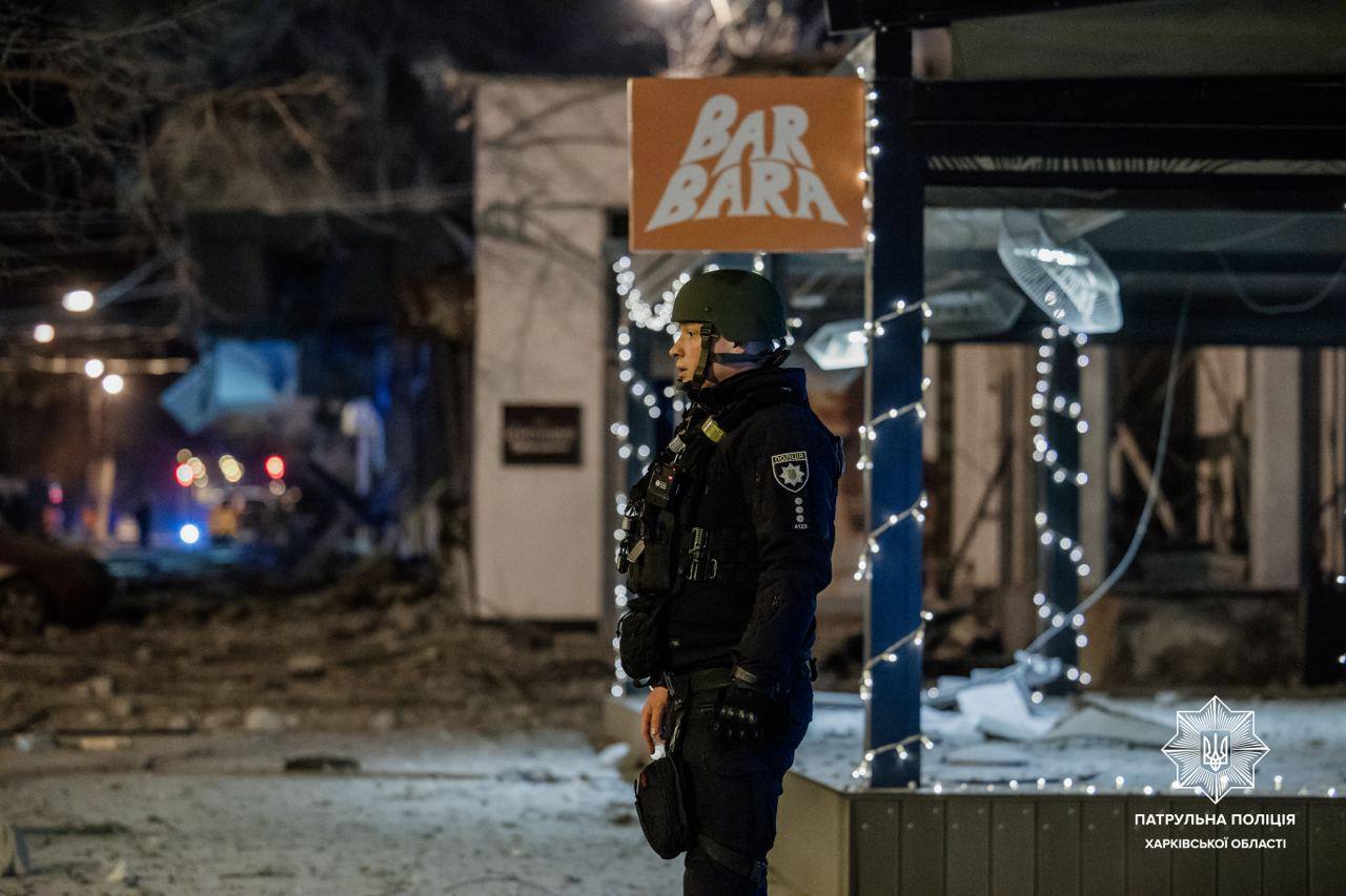 Rosyjskie wojska uderzyły w hotel i apartamentowiec w centrum Charkowa: jest wielu rannych. Wszystkie szczegóły
