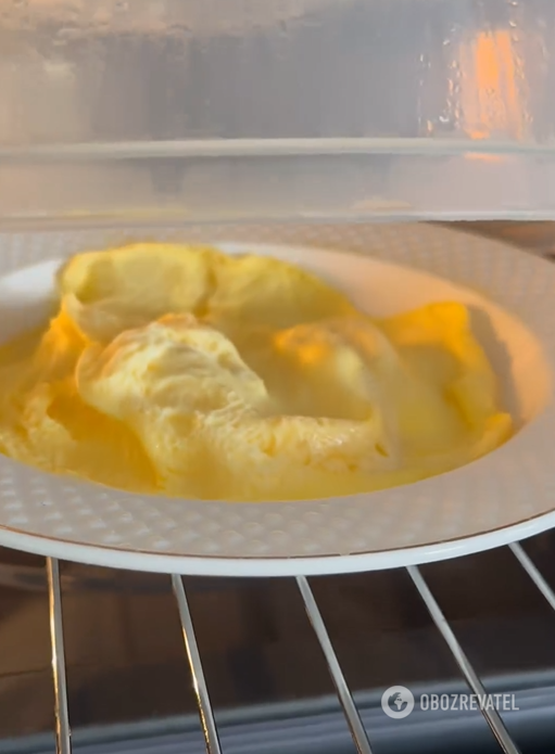 Even a child can cook: how to make a fluffy omelet without a stove