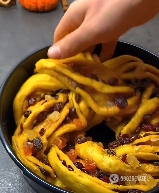 What delicious pastries to make for Christmas: raisin and cinnamon crunch