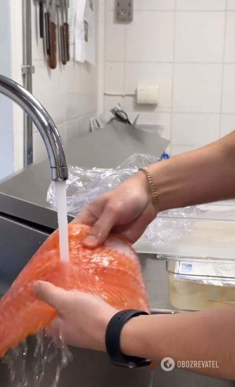 Jak szybko posolić czerwoną rybę na kanapki: najłatwiejszy i najbardziej ekonomiczny sposób