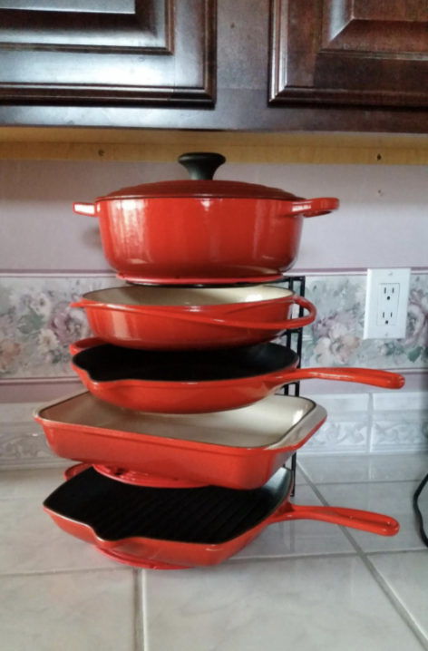 Organizer for frying pans