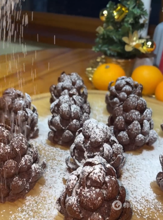 Chocolate Christmas tree cones: how to prepare a stunning dessert